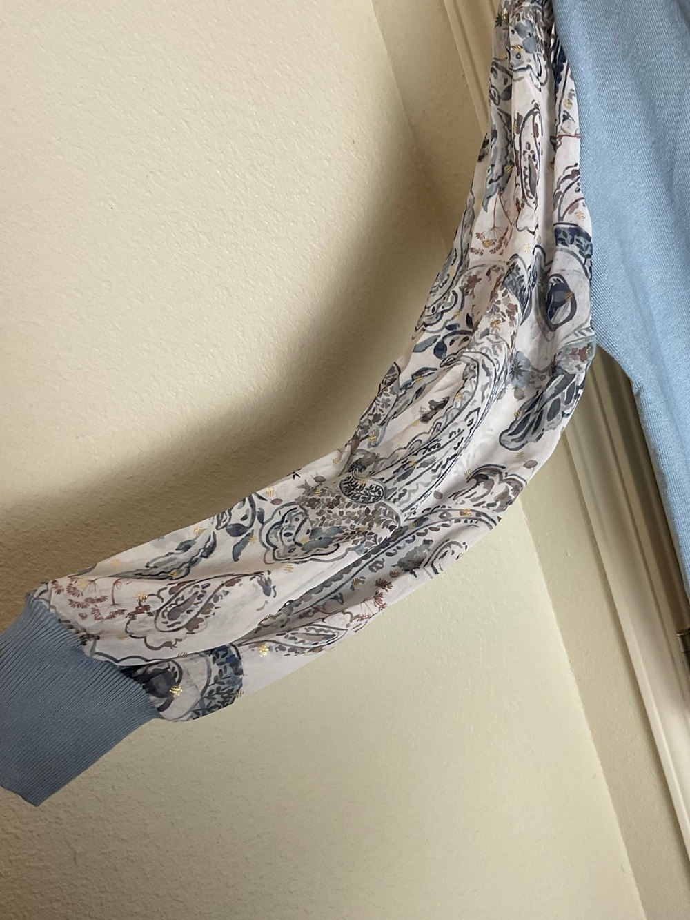 89th + Madison Blue Faux Wrap Sweater W/ Paisley Sheer Sleeves Large - Picture 5 of 8